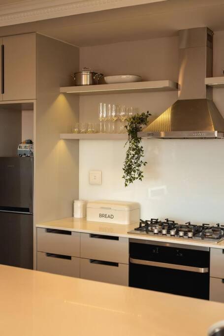Hermanus Waterfront, Ocean Deluxe - Apartment 2 Экстерьер фото