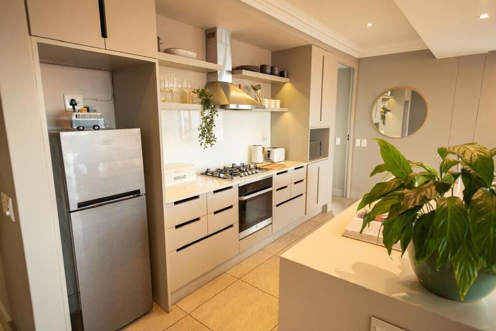 Hermanus Waterfront, Ocean Deluxe - Apartment 2 Экстерьер фото