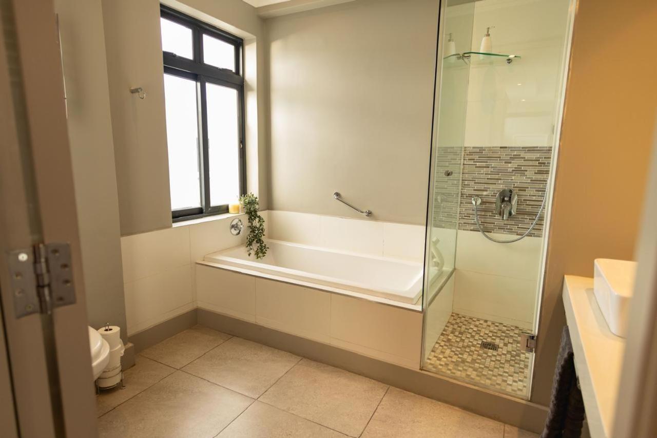 Hermanus Waterfront, Ocean Deluxe - Apartment 2 Экстерьер фото